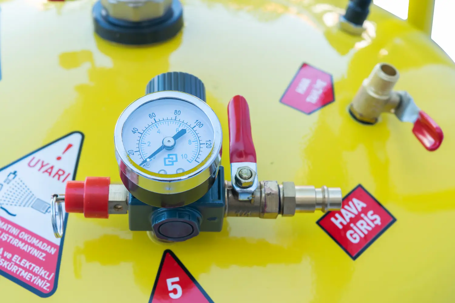 100 Lt. Sıvı Püskürtme Tankı